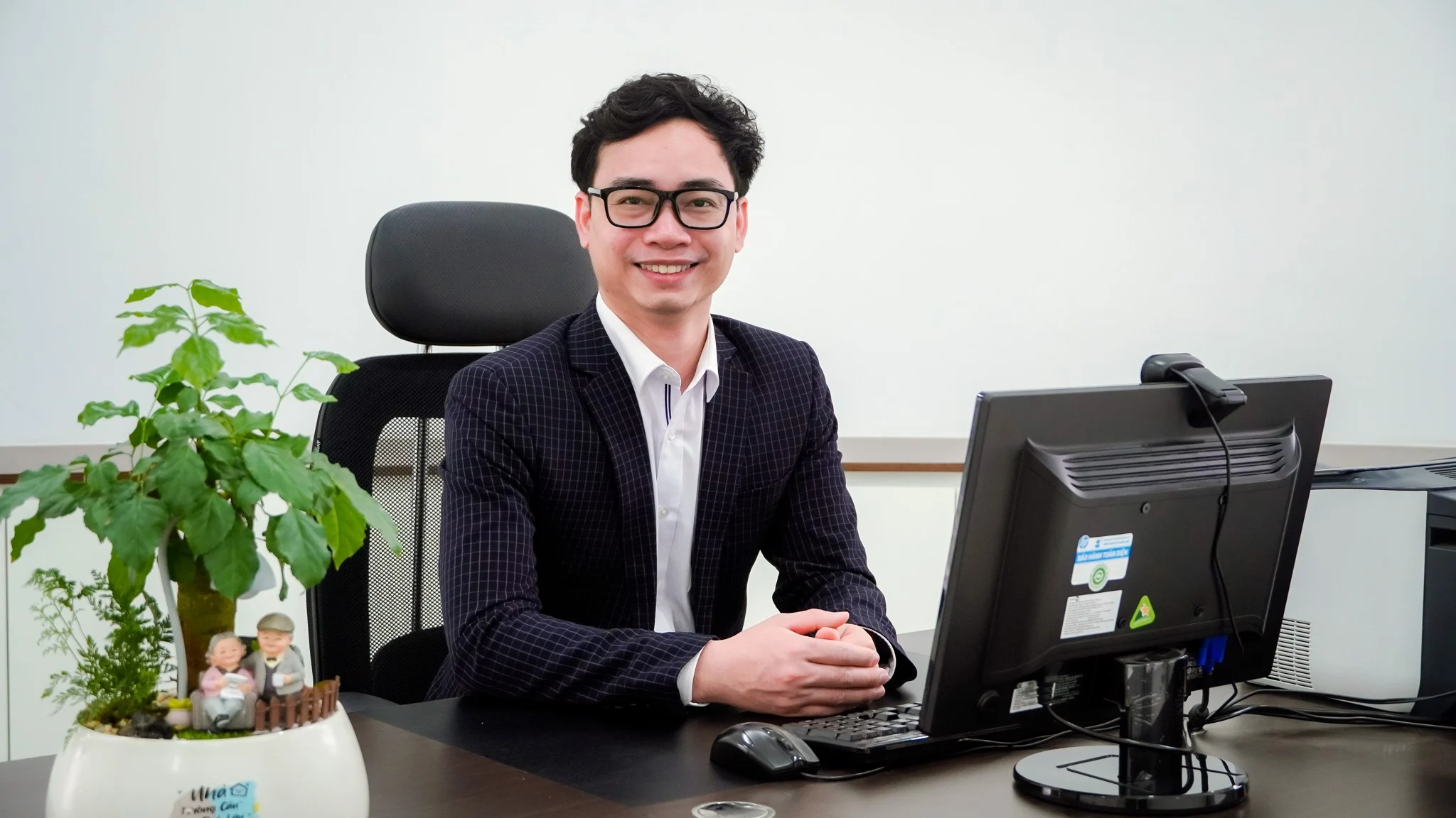 Nhà giáo Phạm Văn Tuấn Nhà giáo Phạm Văn Tuấn