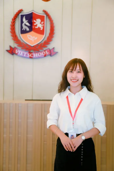 Cô Lê Thu Hằng