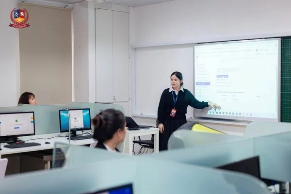 THẦY CÔ VÀ “AI”: DẪN DẮT HỌC SINH LÀM CHỦ TRÍ TUỆ NHÂN TẠO ĐỂ PHÁT TRIỂN TRÍ TUỆ CON NGƯỜI