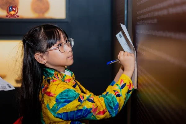 HÀNH TRÌNH “XUYÊN KHÔNG” VỀ THĂNG LONG NGHÌN NĂM VĂN HIẾN CÙNG VIETSCHOOLERS KHỐI 5