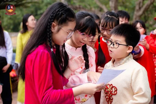 HÀNH TRÌNH “XUYÊN KHÔNG” VỀ THĂNG LONG NGHÌN NĂM VĂN HIẾN CÙNG VIETSCHOOLERS KHỐI 5