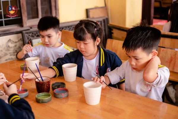 KHỐI 2 “LẤM LEM” KHÁM PHÁ LÒ BẦU CỔ - NÉT ĐẸP TRUYỀN THỐNG TỪ ĐẤT SÉT