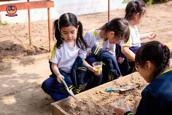 KHỐI 1 KHÁM PHÁ “ỐC ĐẢO XANH” GIỮA LÒNG HÀ NỘI, NUÔI DƯỠNG TÌNH YÊU THIÊN NHIÊN