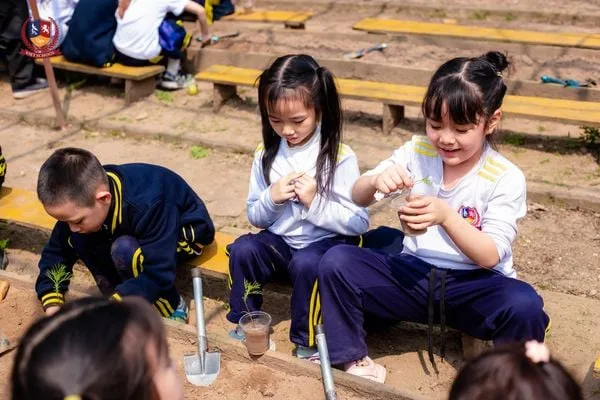 KHỐI 1 KHÁM PHÁ “ỐC ĐẢO XANH” GIỮA LÒNG HÀ NỘI, NUÔI DƯỠNG TÌNH YÊU THIÊN NHIÊN