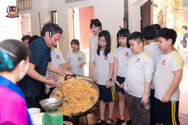KHỐI 4 VÀ HÀNH TRÌNH TÌM VỀ “ĐẤT HAI VUA” MANG ĐẬM HỒN QUÊ BẮC BỘ