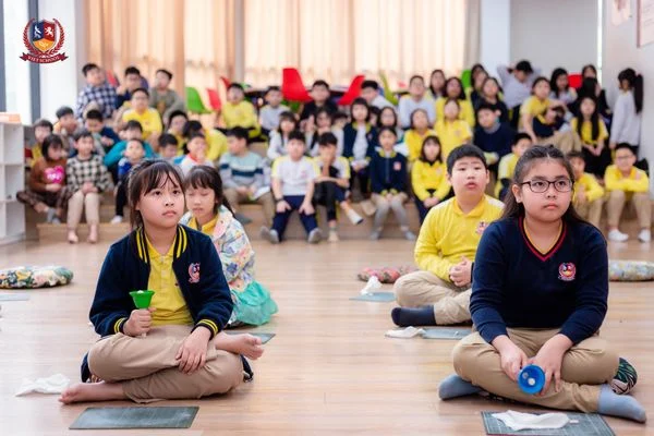 [VĂN SỬ KIÊU HÙNG] VIETSCHOOLERS KHÔNG CHỈ HỌC TIẾNG VIỆT, CHÚNG EM YÊU TIẾNG VIỆT