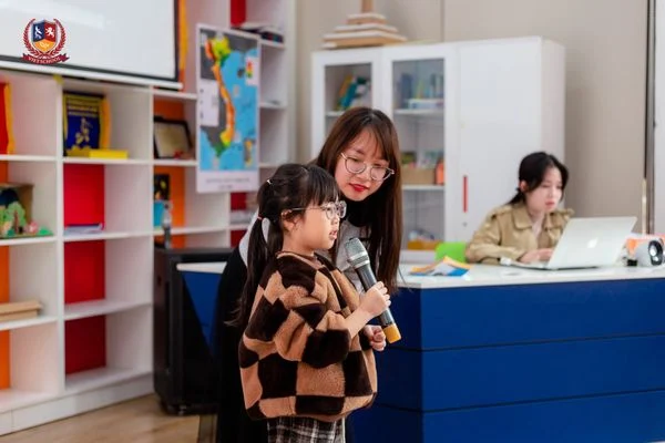 [VĂN SỬ KIÊU HÙNG] VIETSCHOOLERS KHÔNG CHỈ HỌC TIẾNG VIỆT, CHÚNG EM YÊU TIẾNG VIỆT