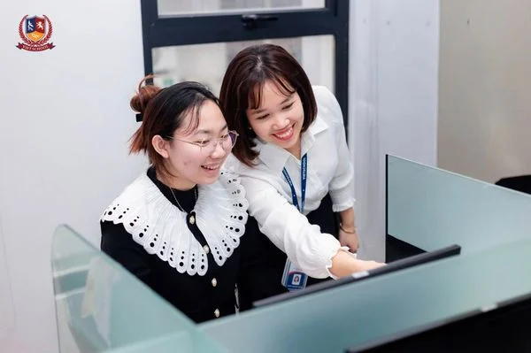 THẦY CÔ VÀ “AI”: DẪN DẮT HỌC SINH LÀM CHỦ TRÍ TUỆ NHÂN TẠO ĐỂ PHÁT TRIỂN TRÍ TUỆ CON NGƯỜI