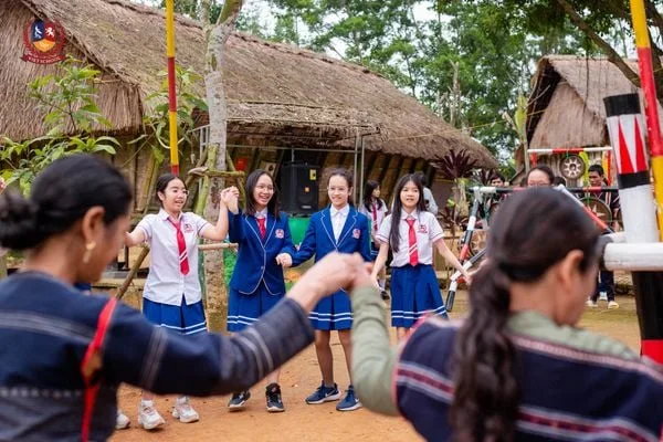 KHỐI 7 - HÀNH TRÌNH XUYÊN VIỆT KHÁM PHÁ KHO TÀNG VĂN HÓA CÁC DÂN TỘC VIỆT NAM