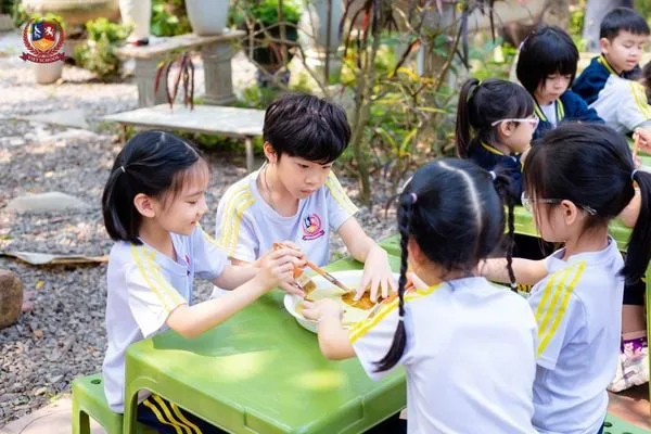 KHỐI 1 KHÁM PHÁ “ỐC ĐẢO XANH” GIỮA LÒNG HÀ NỘI, NUÔI DƯỠNG TÌNH YÊU THIÊN NHIÊN