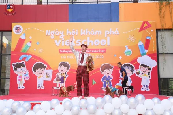 Có gì ở ngày hội khám phá Vietschool? Các tiết mục mở màn ngày hội trường