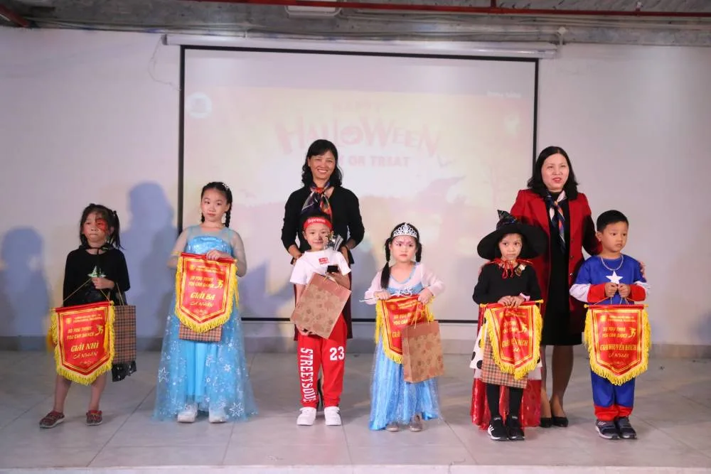 HALLOWEEN RỰC RỠ SẮC MÀU VÀ NHỮNG VŨ ĐIỆU TỎA SÁNG CỦA VIETSCHOOLERS