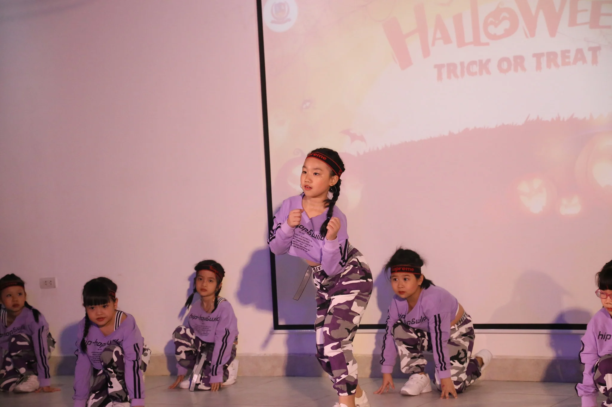 HALLOWEEN RỰC RỠ SẮC MÀU VÀ NHỮNG VŨ ĐIỆU TỎA SÁNG CỦA VIETSCHOOLERS