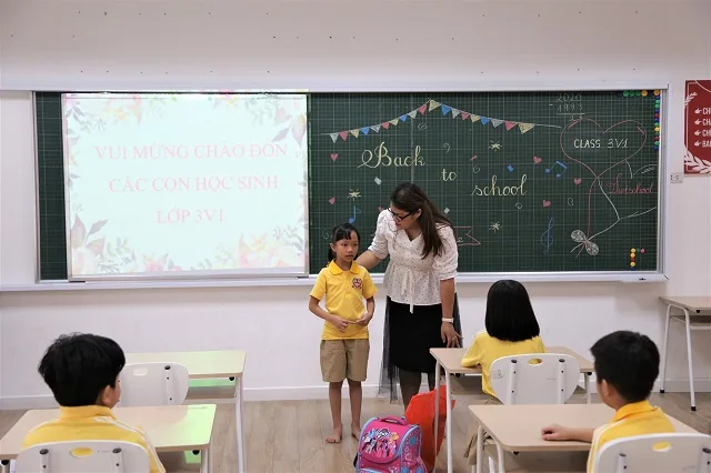 RỘN RÃ NGÀY TỰU TRƯỜNG CÙNG VIETSCHOOLERS