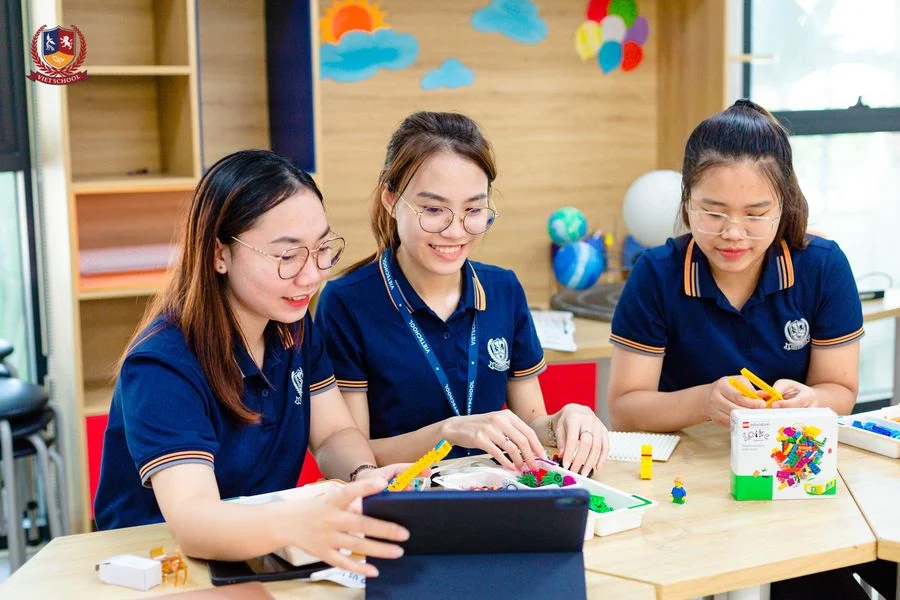 VIETSCHOOL NEWSLETTER 09/2023 - BẢN TIN THÁNG 9/2023