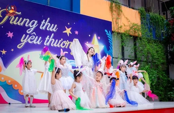 VIETSCHOOLERS ĐÓN TẾT TRUNG THU ĐẬM ĐÀ BẢN SẮC VIỆT NAM