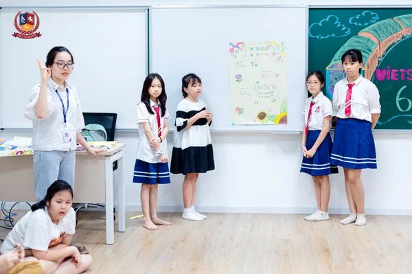 [ORIENTATION WEEK - DAY 3: BE VIETSCHOOLERS, BE NICE - NGÀY HỘI CHIA SẺ]