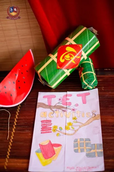 [DỰ ÁN MÔN TIẾNG ANH] VIETSCHOOLERS GỬI YÊU THƯƠNG VÀO NHỮNG TẤM THIỆP CHÚC TẾT, LÌ XÌ ĐẦU XUÂN