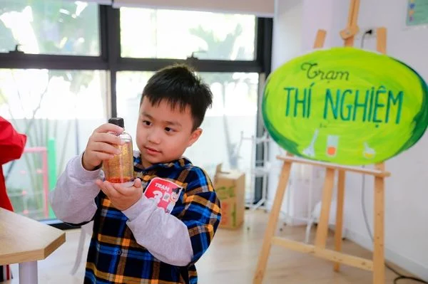 ĐÓN CHÀO HÀNG TRĂM GIA ĐÌNH ĐẾN VỚI "NGÀY HỘI KHÁM PHÁ VIETSCHOOL"