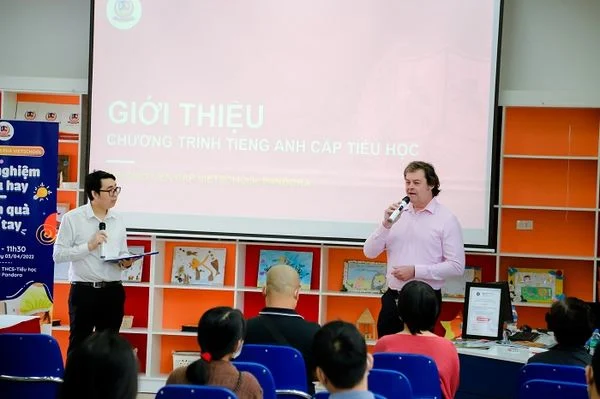 ĐÓN CHÀO HÀNG TRĂM GIA ĐÌNH ĐẾN VỚI "NGÀY HỘI KHÁM PHÁ VIETSCHOOL"