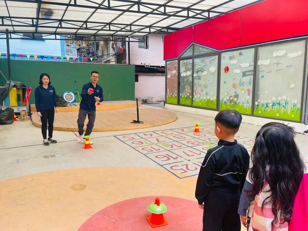 SMART SPORTS: TRẺ VẬN ĐỘNG THÔNG MINH CÙNG MÔN BÓNG CHÀY