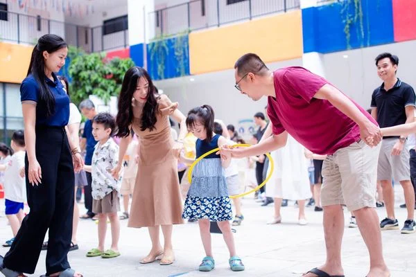 NGÀY HỘI KẾT NỐI 2024: TỎA SÁNG VÒNG TRÒN KẾT NỐI CHA MẸ - CON - TRƯỜNG HỌC