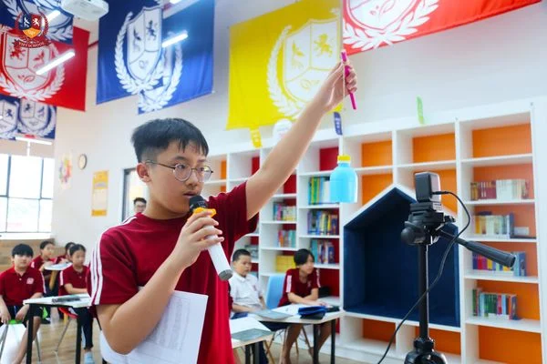HỌC SINH VIETSCHOOL “GIAO LƯU QUỐC TẾ” VỚI TIẾT HỌC KHÔNG BIÊN GIỚI – BORDERLESS CLASSROOM Học sinh Tạ Trần Nhật Minh - Lớp 6V1C