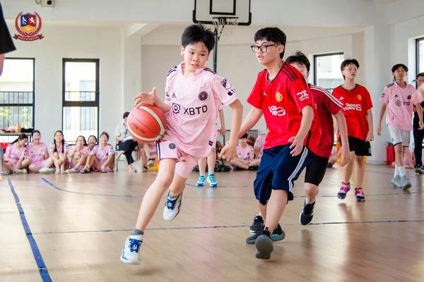 [CHUYỆN KỂ GIÁO VIÊN] NỀN TẢNG BÓNG RỔ CHUYÊN SÂU GIÚP VIETSCHOOLERS "MANG TRÁI BÓNG VƯƠN XA"