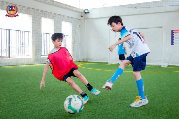 [CHUYỆN KỂ GIÁO VIÊN] HÀNH TRÌNH TRÊN SÂN CỎ CÙNG TRÁI BÓNG TRÒN: SỨC MẠNH VÀ Ý CHÍ