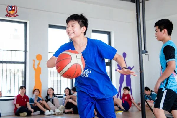 [CHUYỆN KỂ GIÁO VIÊN] NỀN TẢNG BÓNG RỔ CHUYÊN SÂU GIÚP VIETSCHOOLERS "MANG TRÁI BÓNG VƯƠN XA"