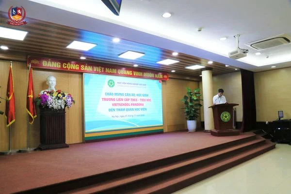 BUỔI GẶP GỠ GIỮA BAN LÃNH ĐẠO VIETSCHOOL VÀ HỌC VIỆN NÔNG NGHIỆP VIỆT NAM