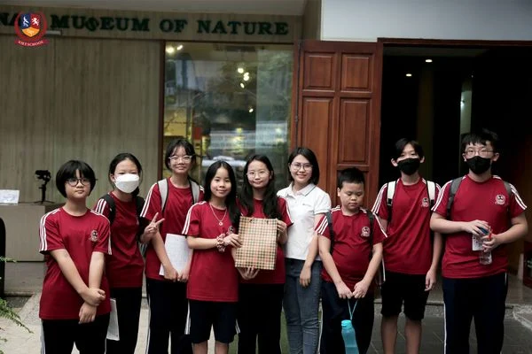 HỌC SINH KHỐI 6 - TRỞ VỀ KỶ JURA VỚI TRẢI NGHIỆM TẠI BẢO TÀNG THIÊN NHIÊN VIỆT NAM
