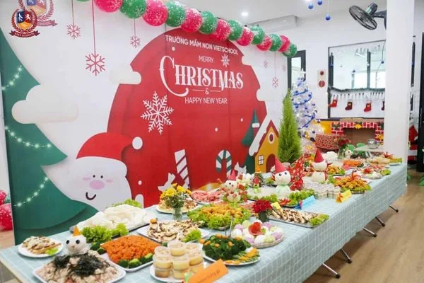 MỘT MÙA GIÁNG SINH ẤM ÁP CỦA CÔ TRÒ TRƯỜNG MẦM NON VIETSCHOOL