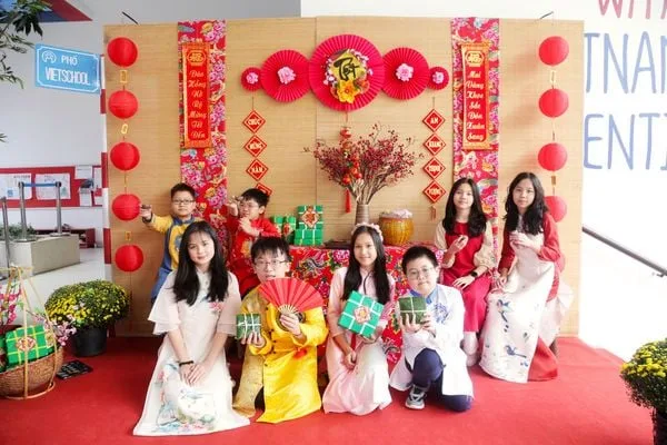 LỄ HỘI “XUÂN SUM VẦY, TẾT YÊU THƯƠNG” - BỨC TRANH TÁI HIỆN TẾT TRUYỀN THỐNG DÂN TỘC