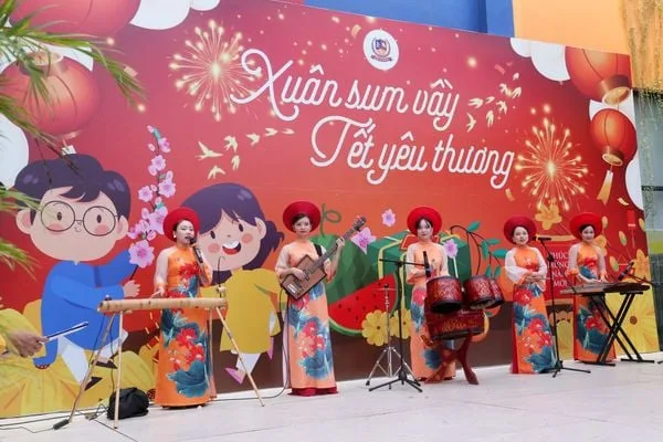 LỄ HỘI “XUÂN SUM VẦY, TẾT YÊU THƯƠNG” - BỨC TRANH TÁI HIỆN TẾT TRUYỀN THỐNG DÂN TỘC