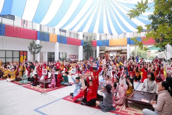 LỄ HỘI “XUÂN SUM VẦY, TẾT YÊU THƯƠNG” - BỨC TRANH TÁI HIỆN TẾT TRUYỀN THỐNG DÂN TỘC