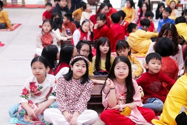 LỄ HỘI “XUÂN SUM VẦY, TẾT YÊU THƯƠNG” - BỨC TRANH TÁI HIỆN TẾT TRUYỀN THỐNG DÂN TỘC