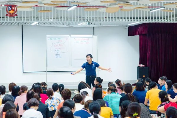 GIÁO VIÊN VIETSCHOOL CẬP NHẬT CÁC PHƯƠNG PHÁP DẠY HỌC TÍCH CỰC ĐỂ THÚC ĐẨY TỐI ĐA TIỀM NĂNG TRONG MỖI HỌC SINH