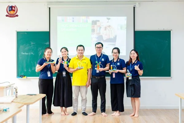 GIÁO VIÊN VIETSCHOOL THAM GIA ĐÀO TẠO CHƯƠNG TRÌNH ROBOTICS BẢN QUYỀN CỦA LEGO EDUCATION