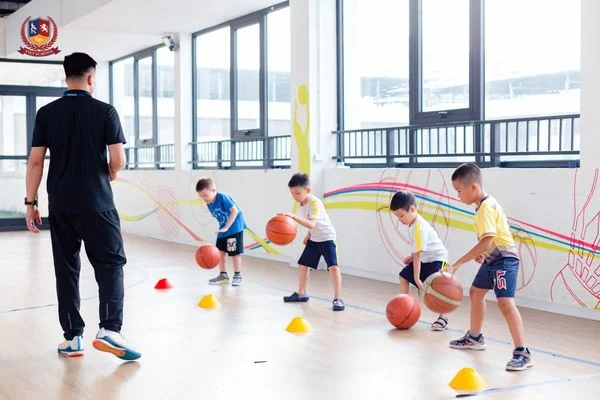 NHỮNG ĐIỀU GIÚP BỐ MẸ YÊN TÂM KHI CON THAM GIA KHÓA TIỀN TIỂU HỌC TẠI VIETSCHOOL