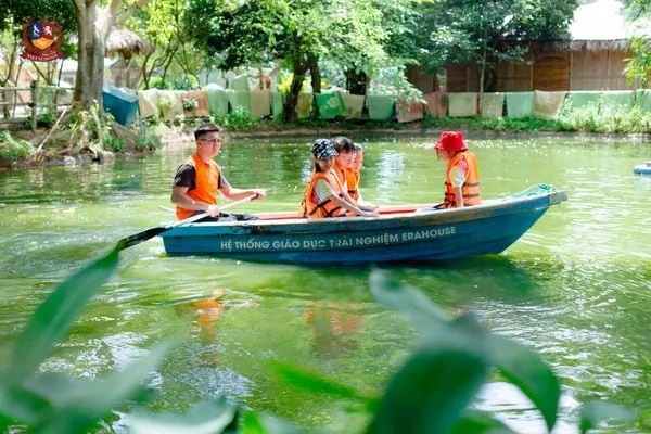 KHỐI 5 RỘN RÀNG TRẢI NGHIỆM VĂN HÓA DÂN GIAN MÙA TRUNG THU TẠI ERAHOUSE