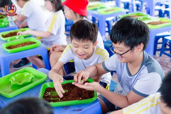 KHỐI 5 RỘN RÀNG TRẢI NGHIỆM VĂN HÓA DÂN GIAN MÙA TRUNG THU TẠI ERAHOUSE