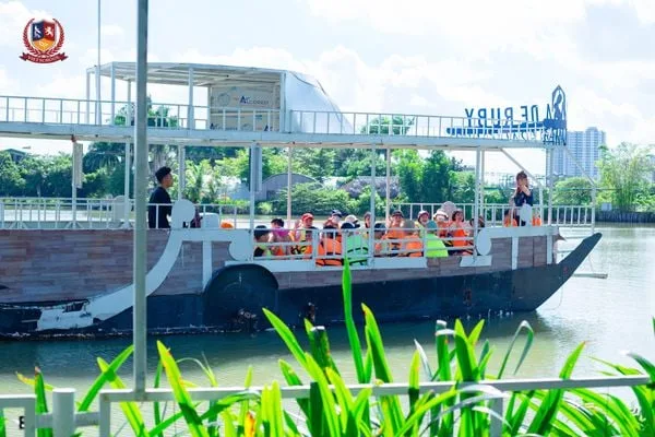 KHỐI 3 VÀ NHỮNG TRẢI NGHIỆM ĐA DẠNG TẠI TRUNG TÂM SINH THÁI GIÁO DỤC V-ECO