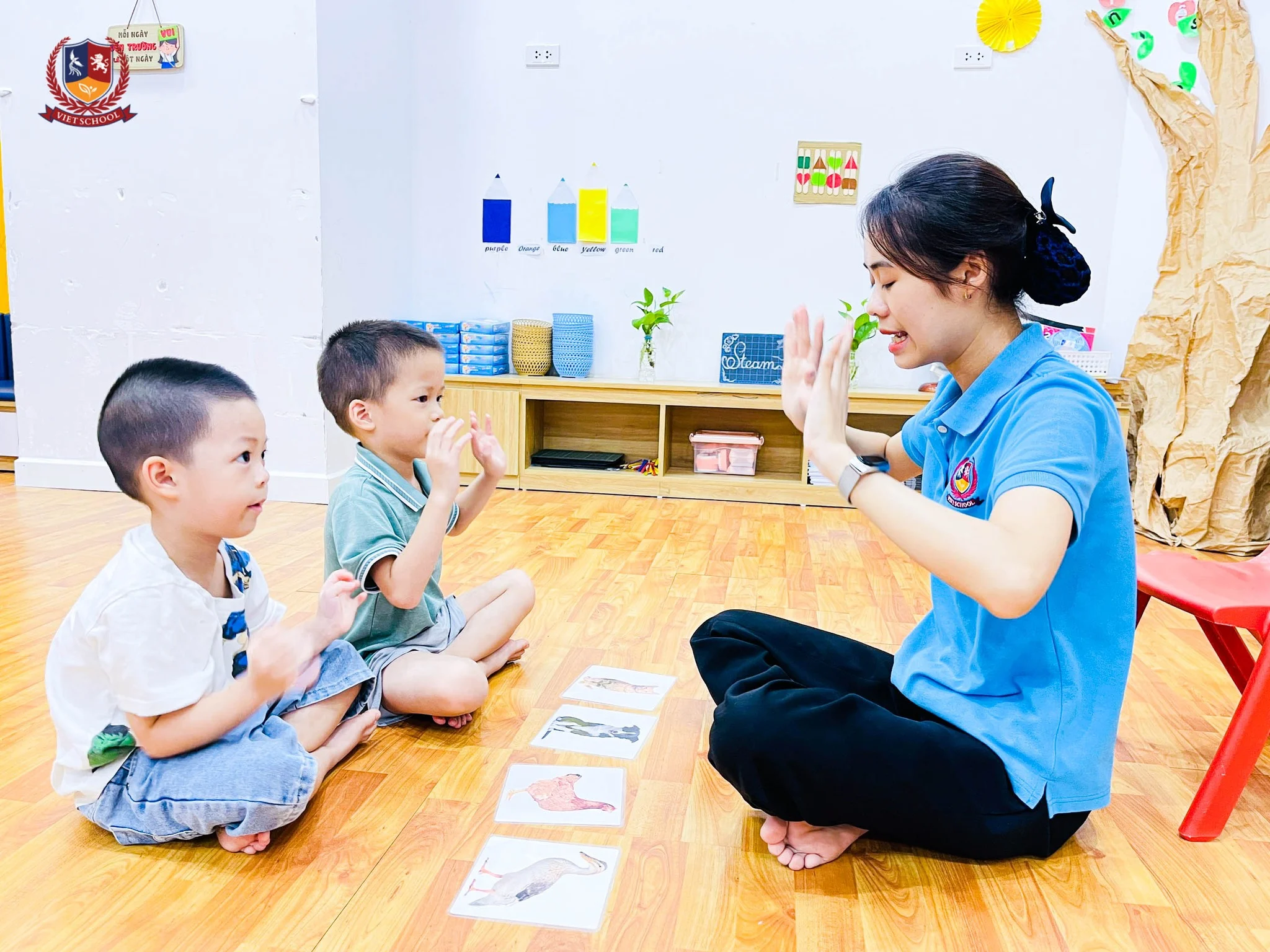 NHỮNG TRẢI NGHIỆM “TẮM NGÔN NGỮ” THÚ VỊ CỦA HỌC SINH MẦM NON VIETSCHOOL