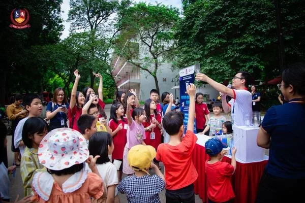 VIETSCHOOL MANG ĐẾN NHỮNG TRẢI NGHIỆM BÙNG NỔ TẠI NGÀY HỘI STEM QUỐC GIA 2023