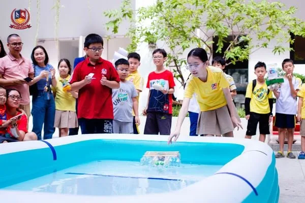 NHỮNG “NHÀ KHOA HỌC NHÍ” TRỔ TÀI TẠI CHUNG KẾT CUỘC THI SCIENCE FAIR