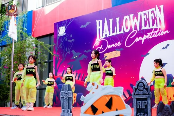 VIETSCHOOLERS SÁNG TẠO, TOẢ SÁNG TẠI LỄ HỘI HALLOWEEN 2023