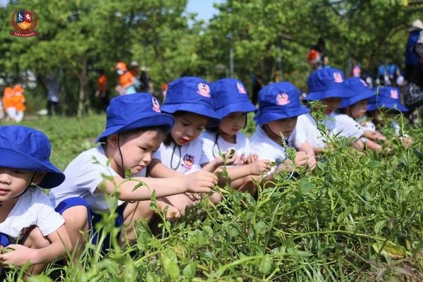TRẢI NGHIỆM MỘT NGÀY CỦA NÔNG DÂN NHÍ HẠNH PHÚC