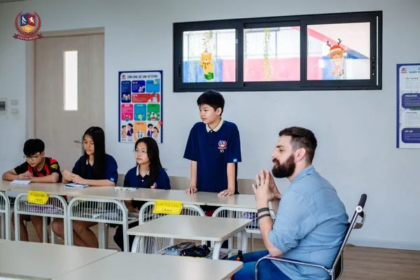 [SWITCH-ON-PROJECT] HỌC TẬP THEO DỰ ÁN, TRANH BIỆN VÀ THUYẾT TRÌNH: VIETSCHOOLERS TỰ TIN SỬ DỤNG TIẾNG ANH NHƯ CÔNG CỤ TƯ DUY