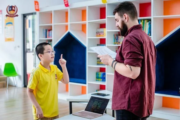 CHUNG KẾT CUỘC THI SPELLING BEE - NHỮNG “CHÚ ONG” TRANH TÀI THỂ HIỆN PHẢN XẠ TIẾNG ANH